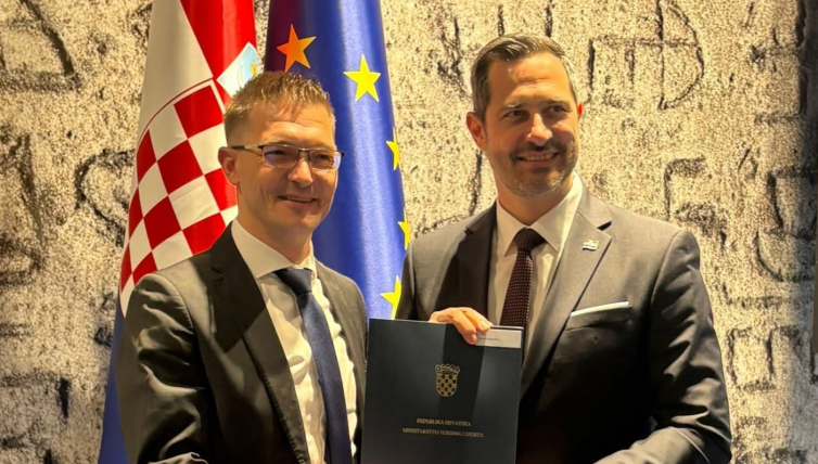 Općina Proložac potpisala ugovor za obnovu igrališta Šarampov