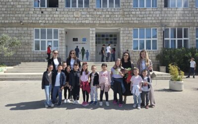 Predškolci iz Prološca posjetili školu i općinsku vijećnicu