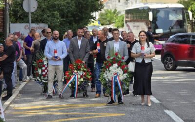Načelnik Toni Garac odao počast poginulim hrvatskim braniteljima u Trstenom