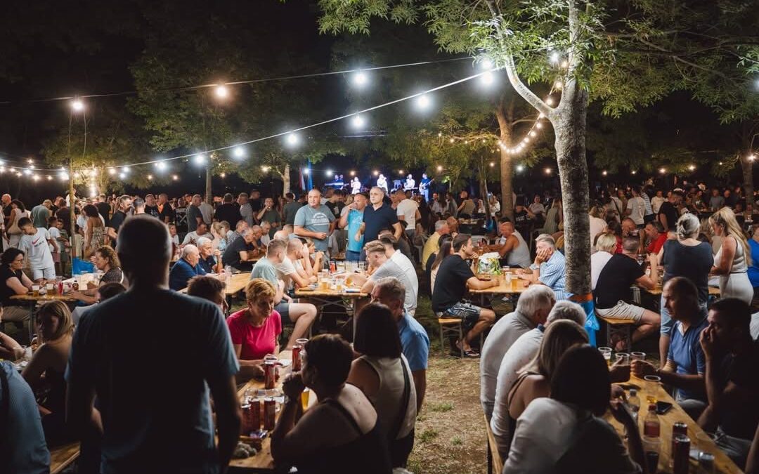 Prološka kužina  okupila brojne mještane i goste na Vrljici